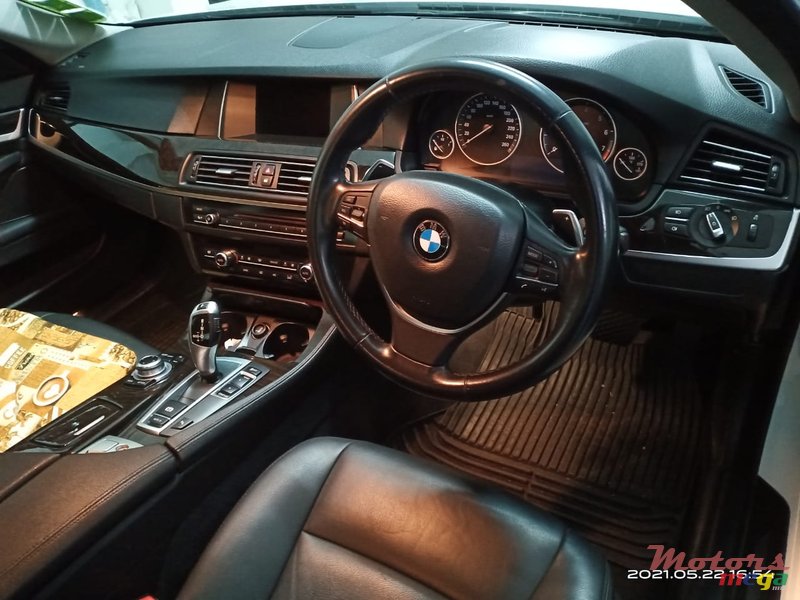 2016' BMW 520 photo #7
