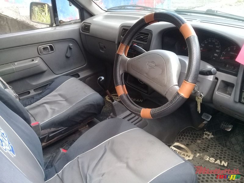 1998' Nissan photo #5