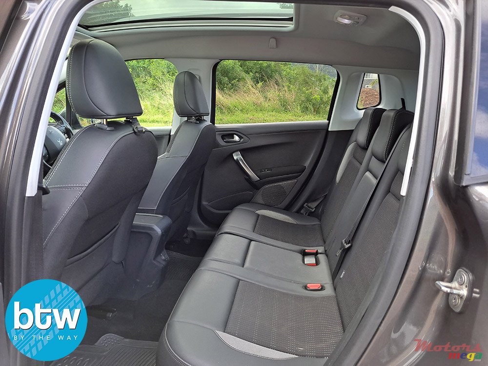 2019' Peugeot 2008 photo #4