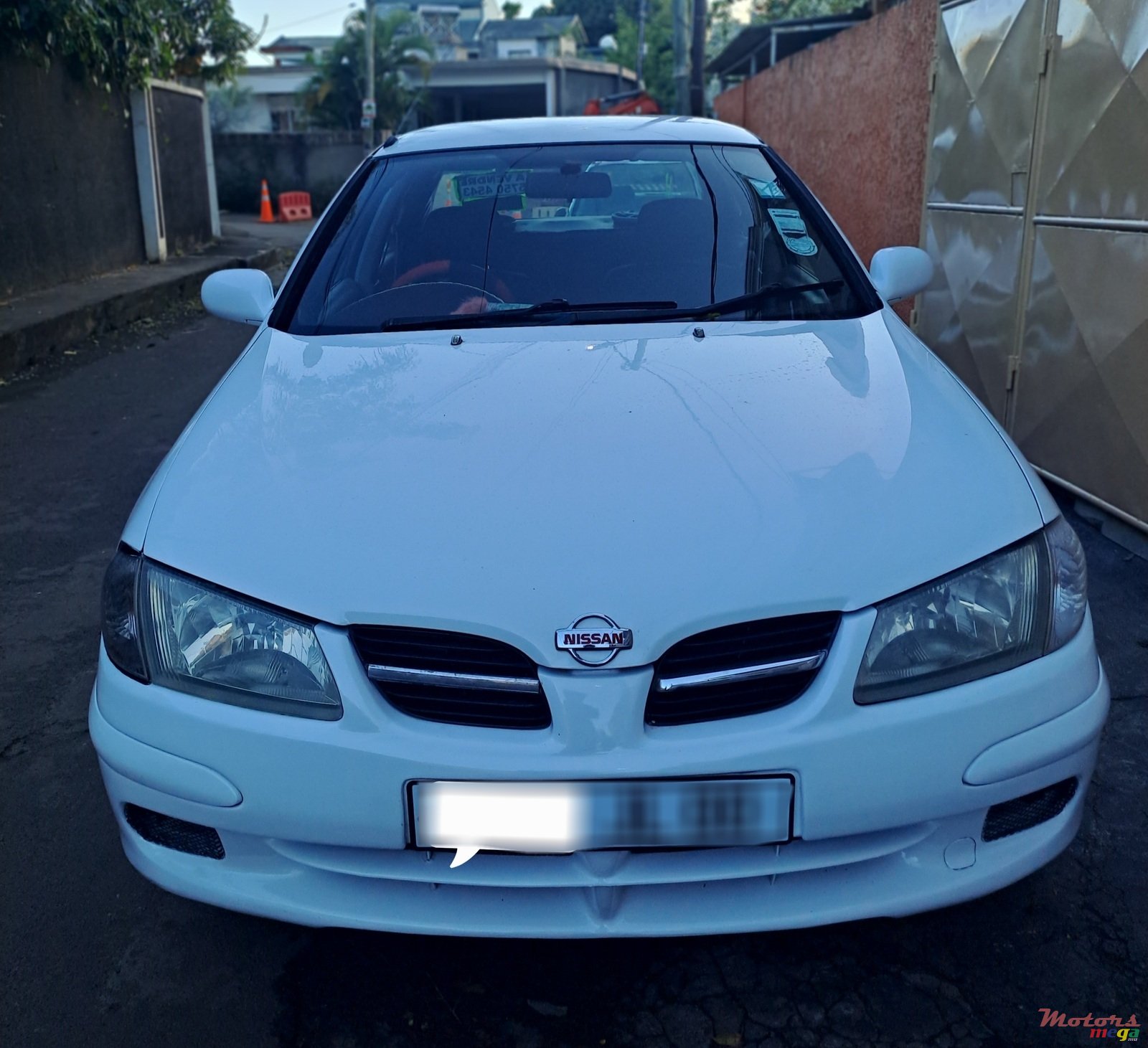 2000' Nissan Sunny photo #1