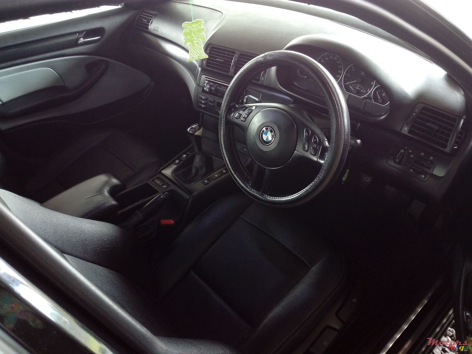 2004' BMW 3 Series E46 2000-2005 photo #3