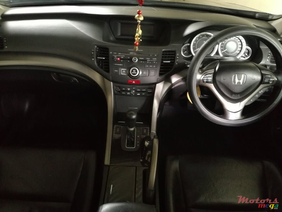 2010' Honda Accord photo #6