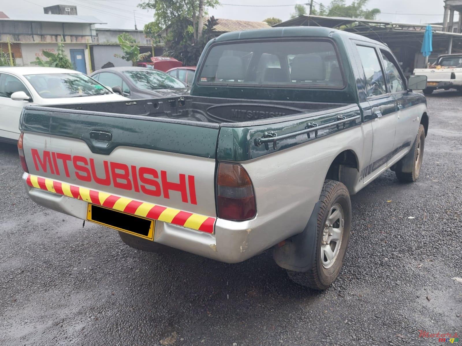 2003' Mitsubishi L 200 photo #1