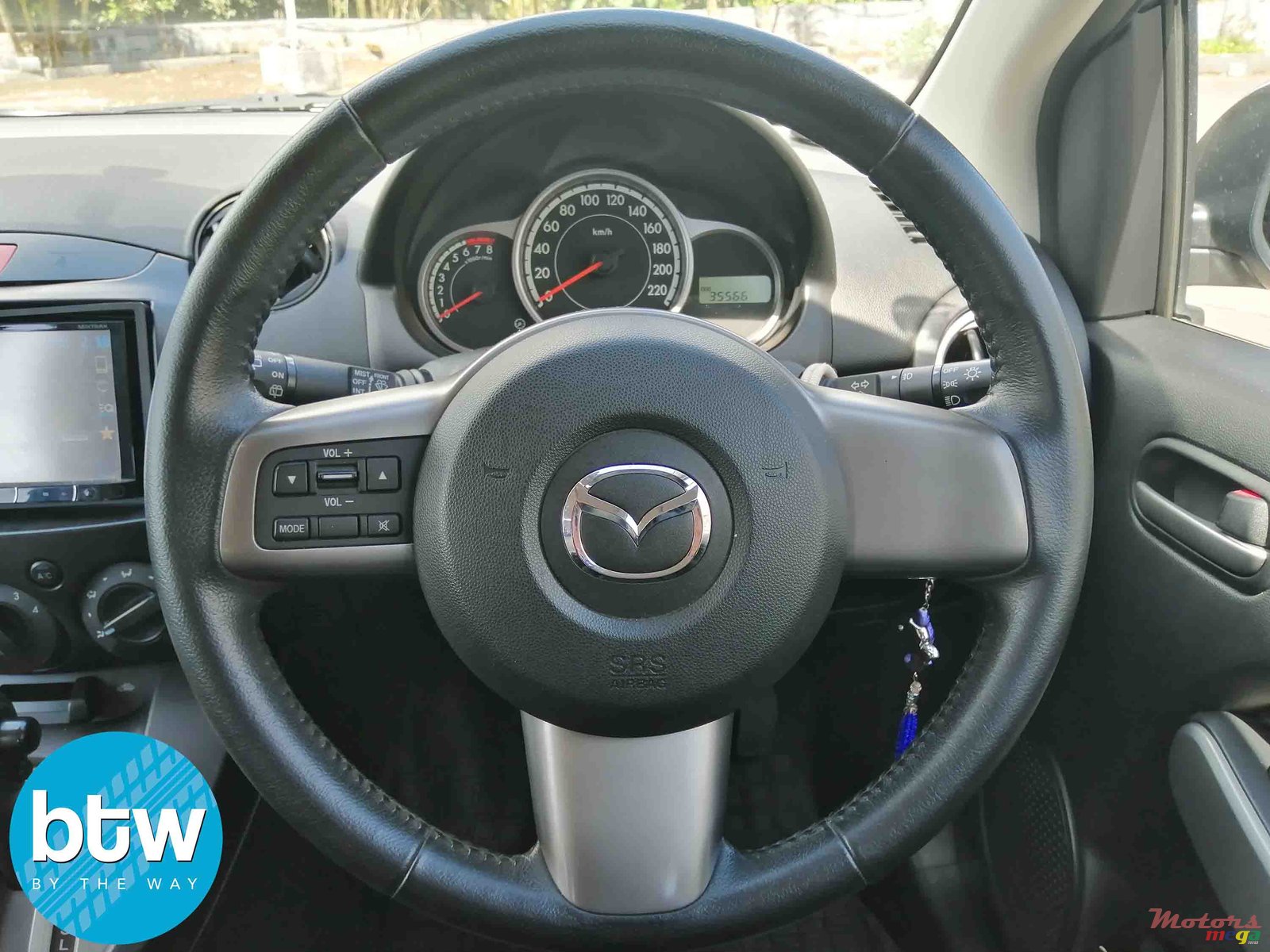 2014' Mazda Demio photo #5