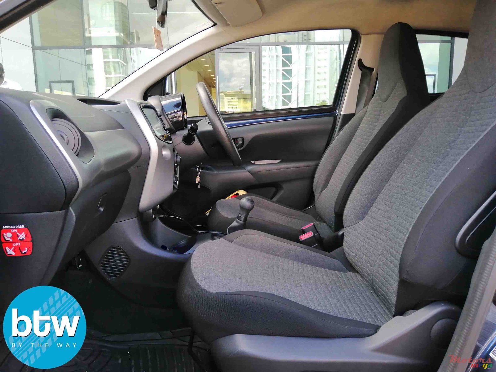 2015' Citroen C1 photo #5