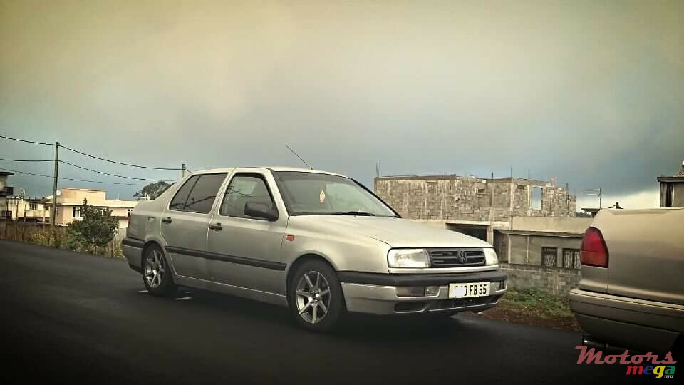 1995' Volkswagen Vento photo #1