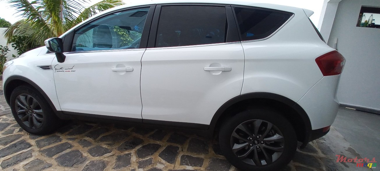 2010' Ford Kuga photo #1