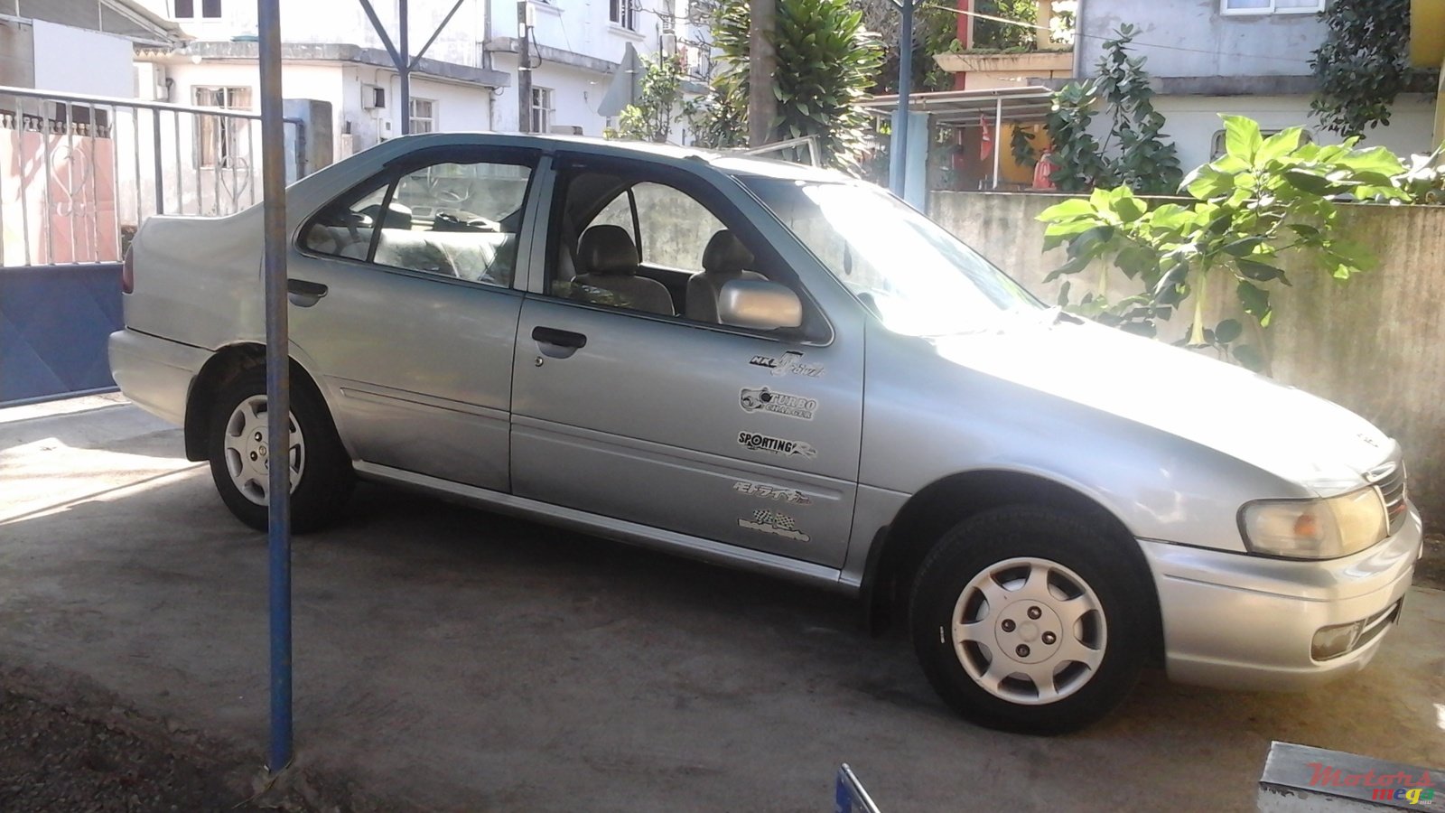 1998' Nissan photo #1