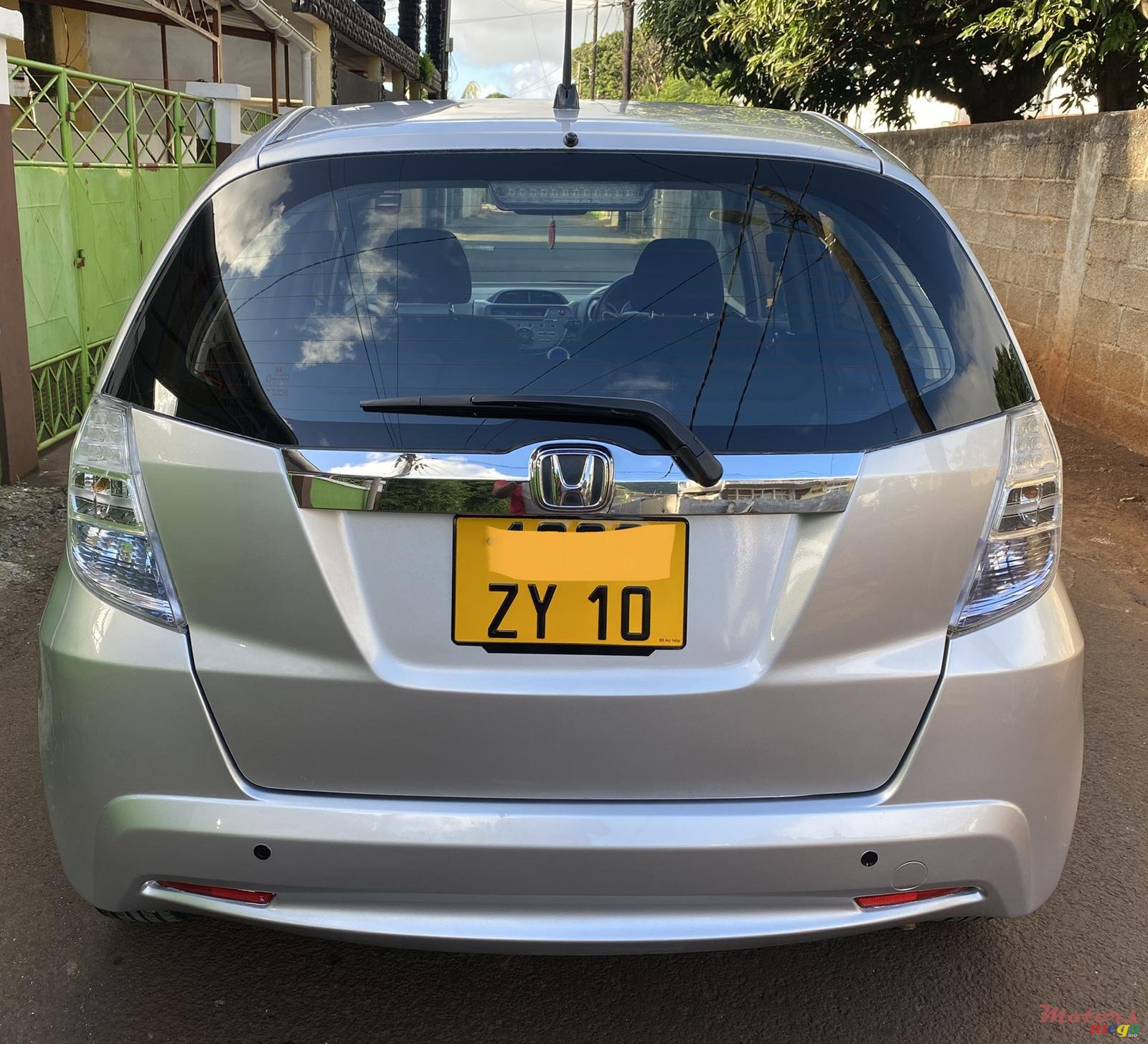 2010' Honda Fit Hybrid photo #5