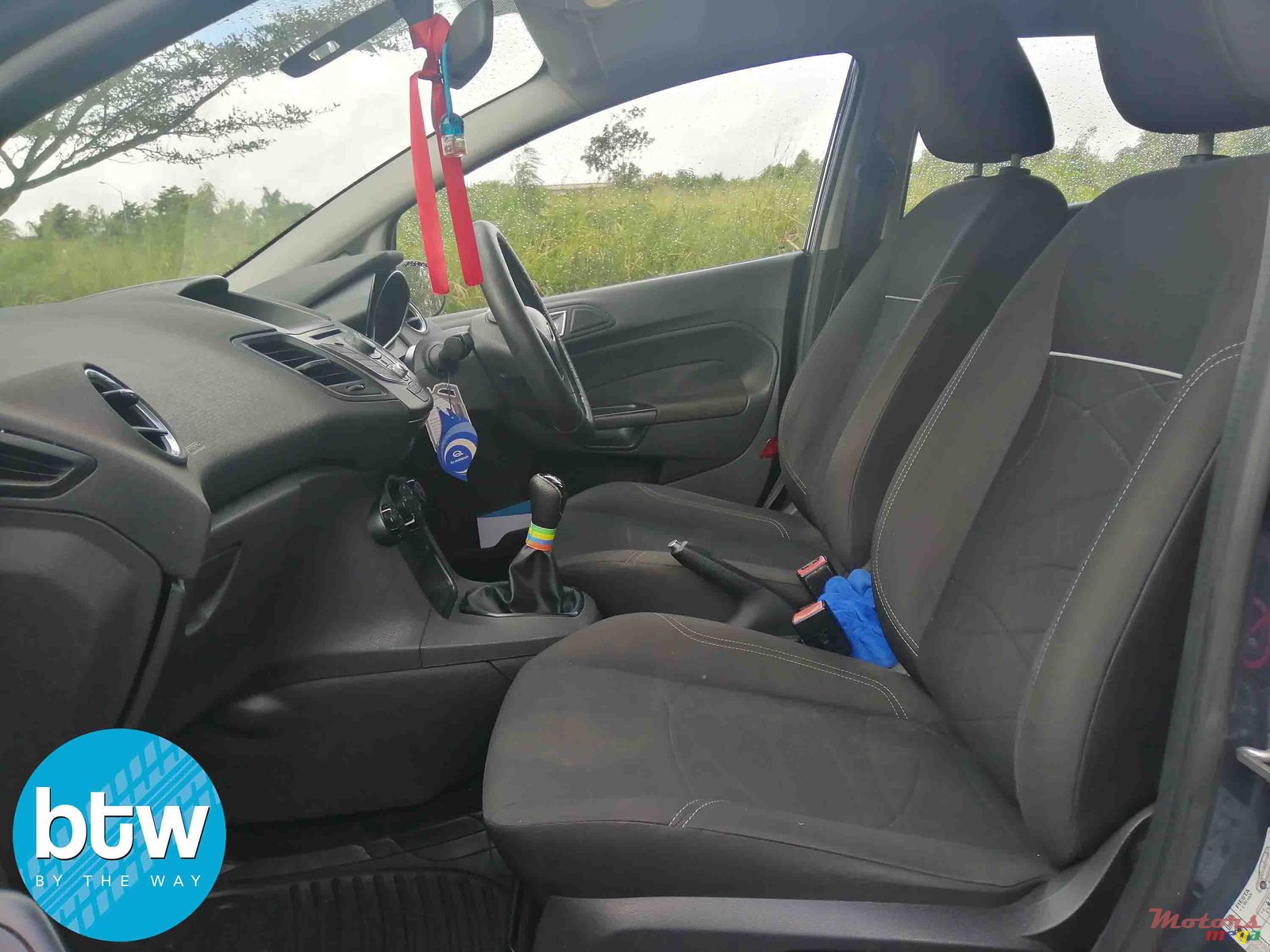 2014' Ford Fiesta photo #5