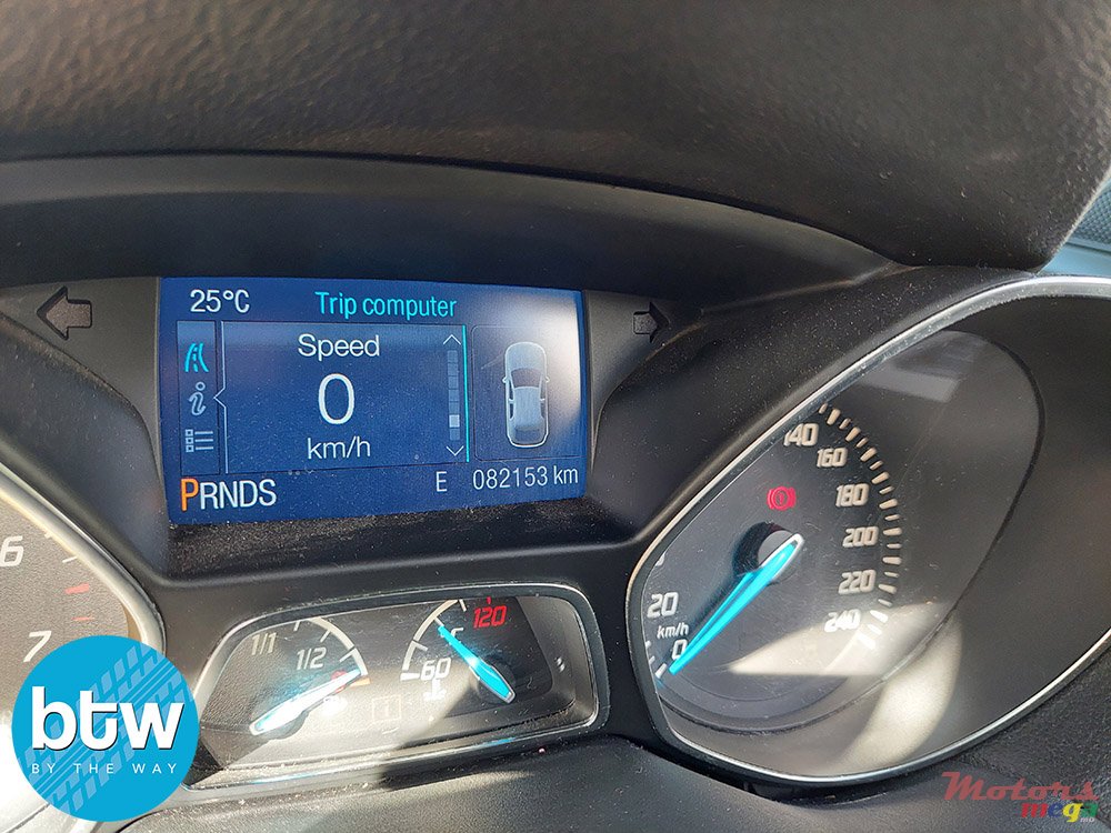 2015' Ford Kuga photo #7