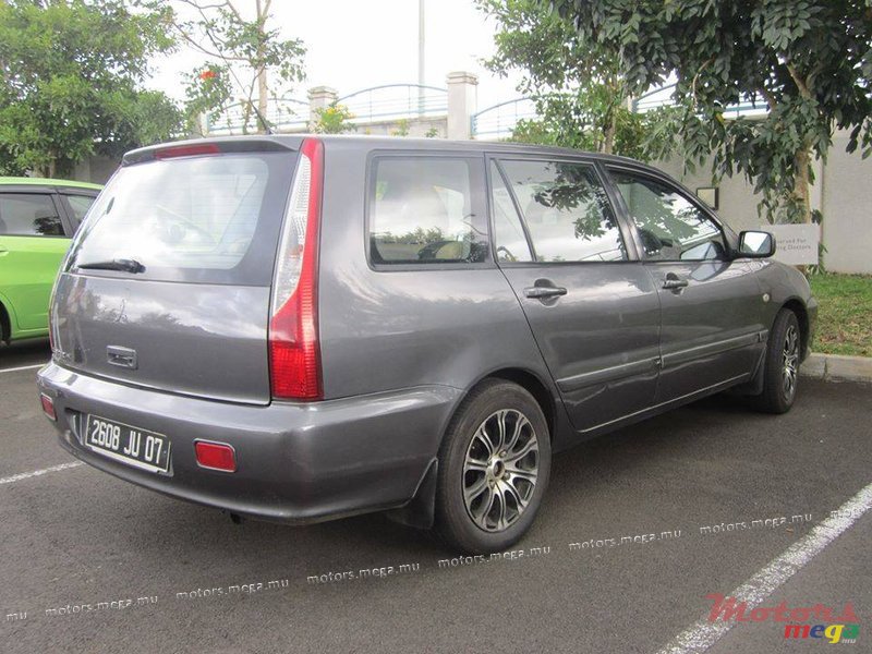 2007' Nissan Sunny photo #3