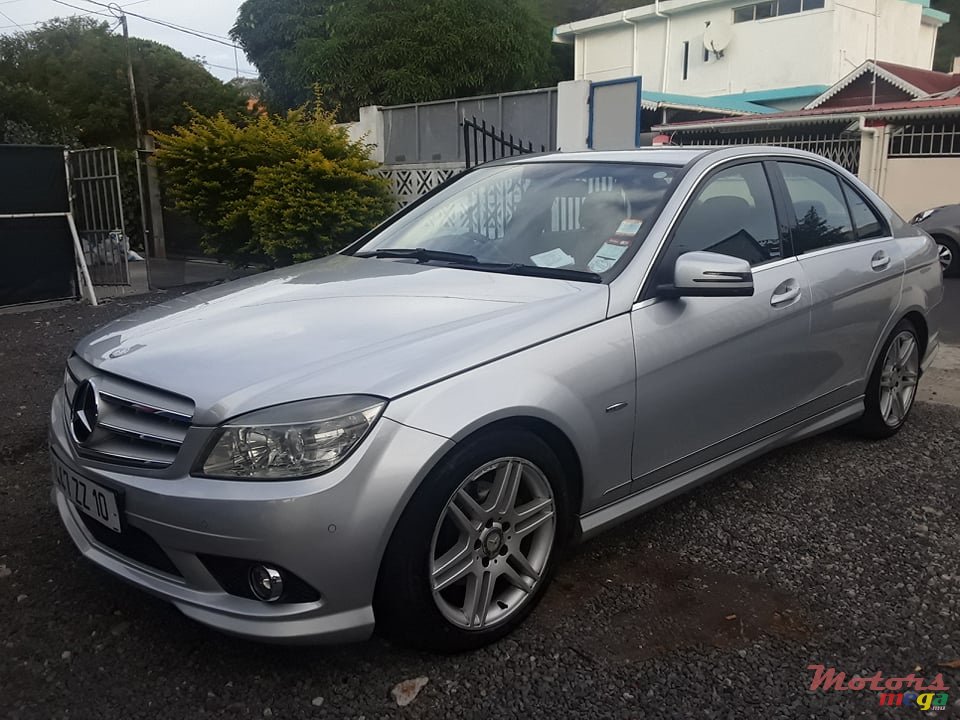 2010' Mercedes-Benz photo #1