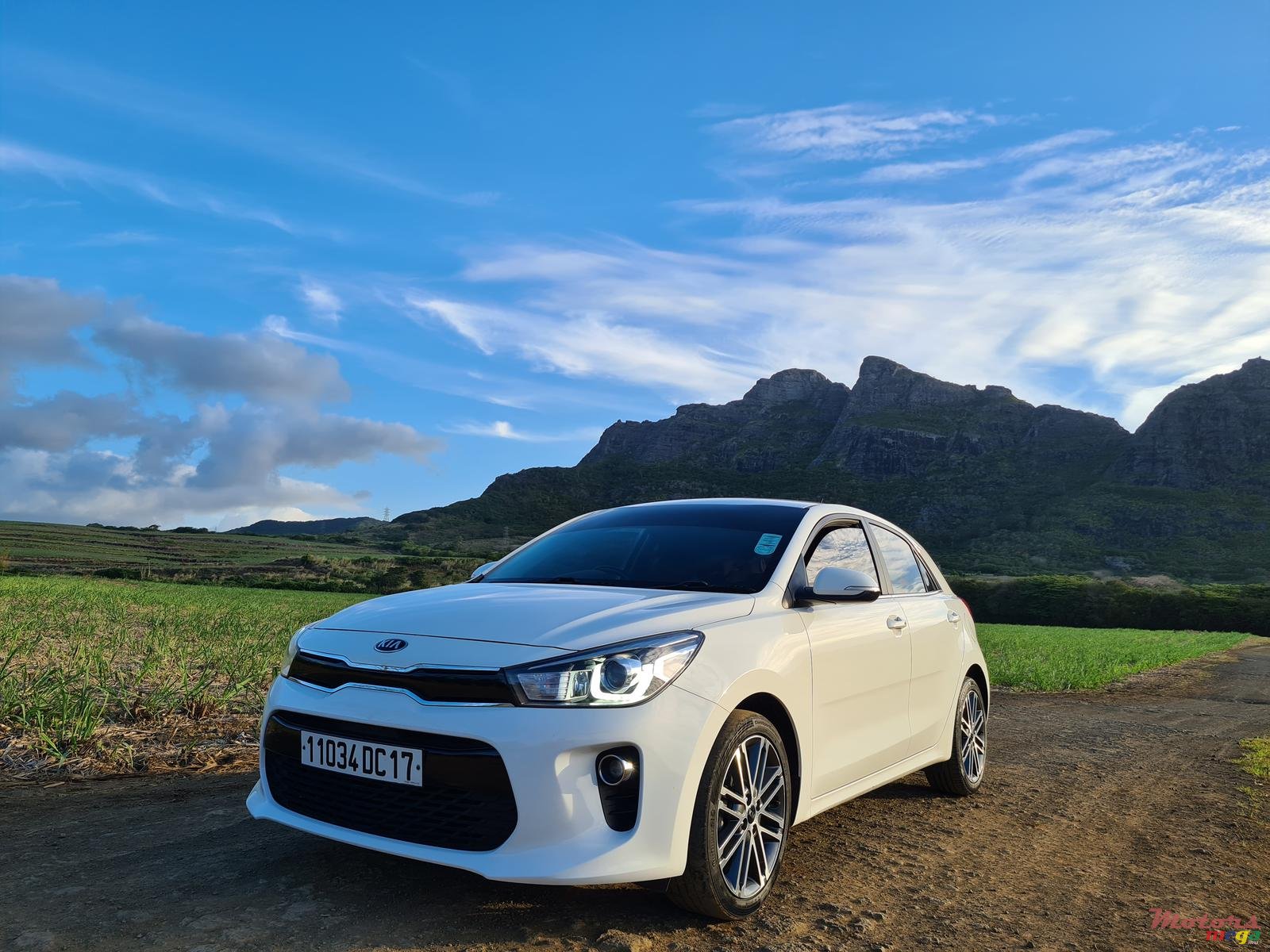 2017' Kia Rio automatic photo #2