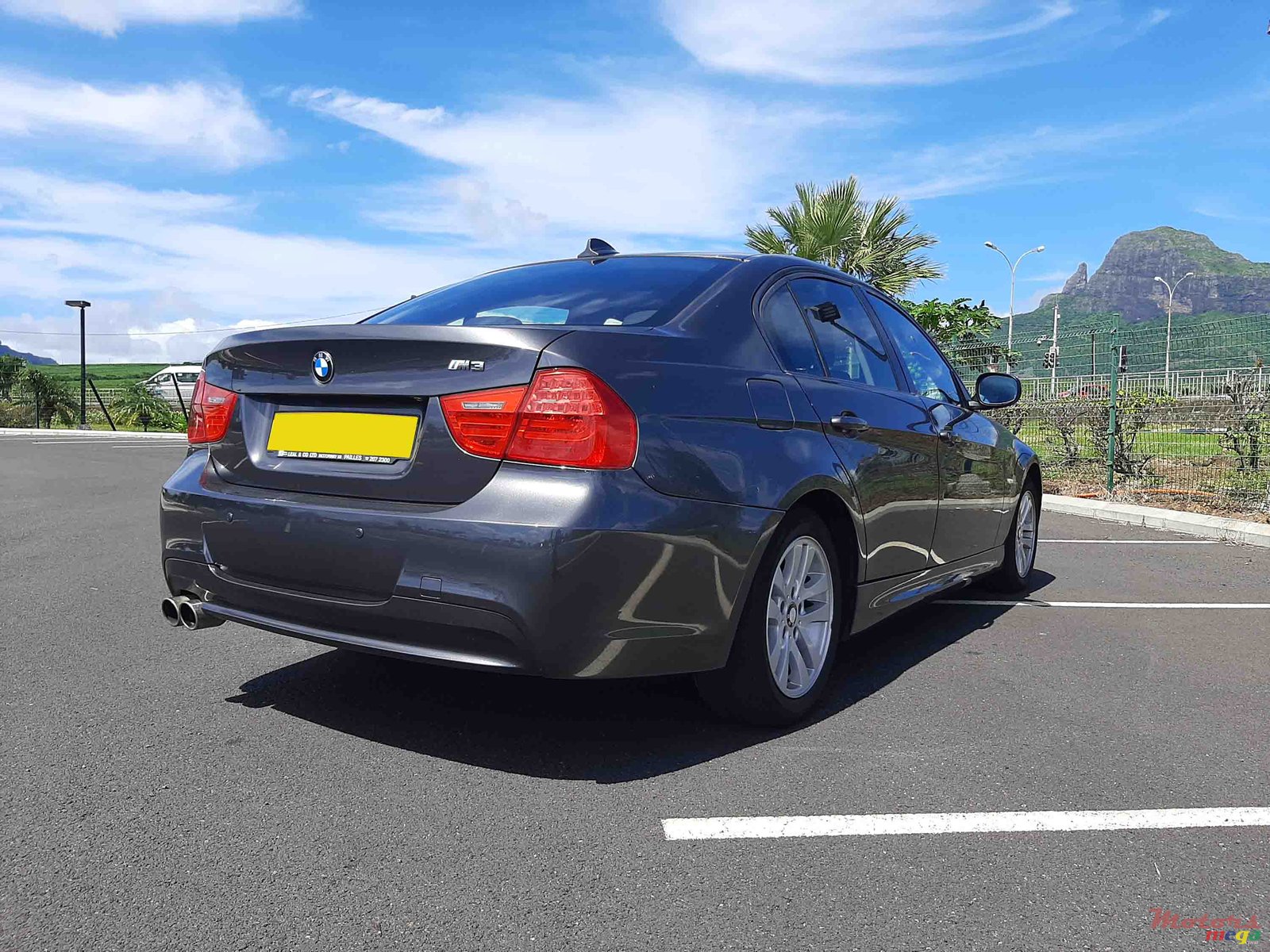 2008' BMW 320 photo #2