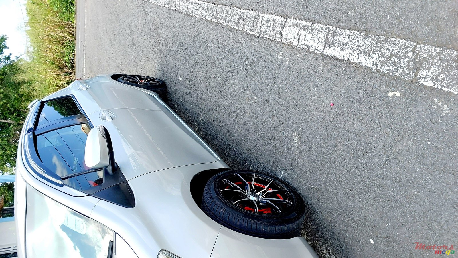 2013' Toyota Vitz photo #3