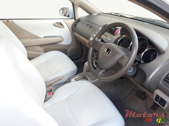 2003' Honda Fit Aria photo #4