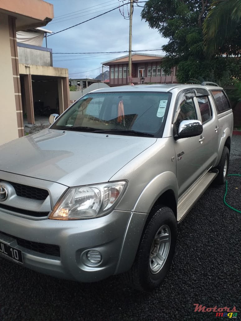 2010' Toyota Hilux photo #1