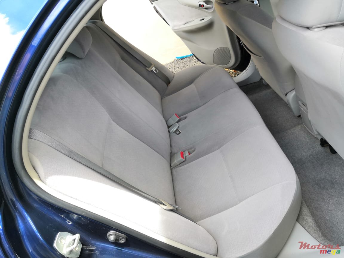 2009' Toyota Axio Private car photo #3