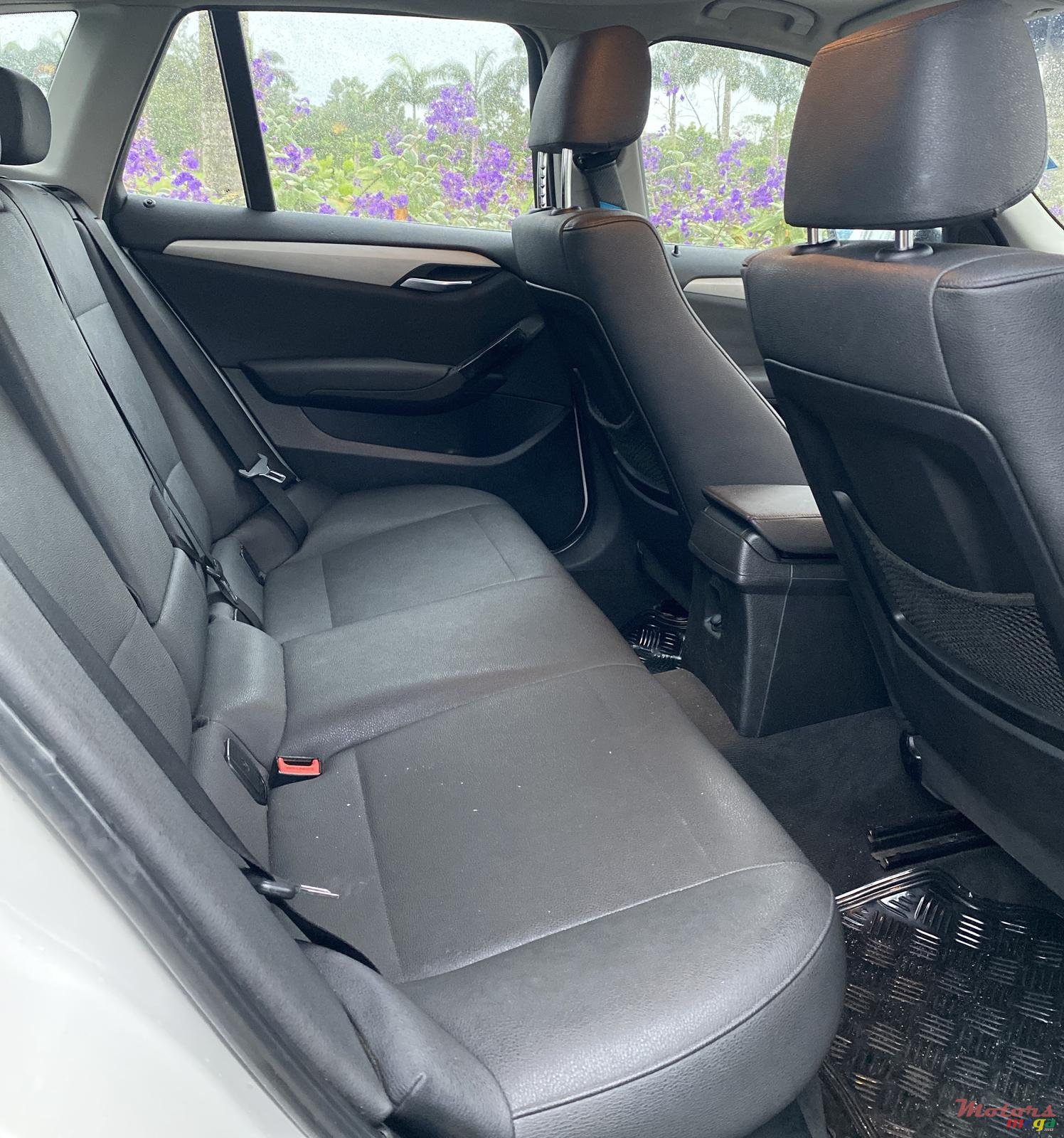 2010' BMW X1 2.0d Sdrive photo #1