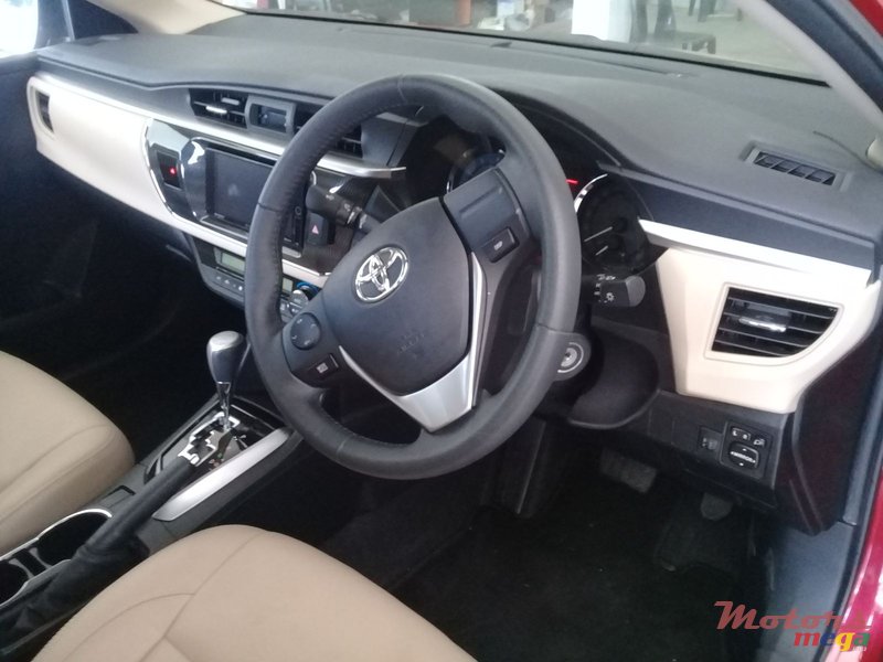 2015' Toyota Corolla Altis photo #5