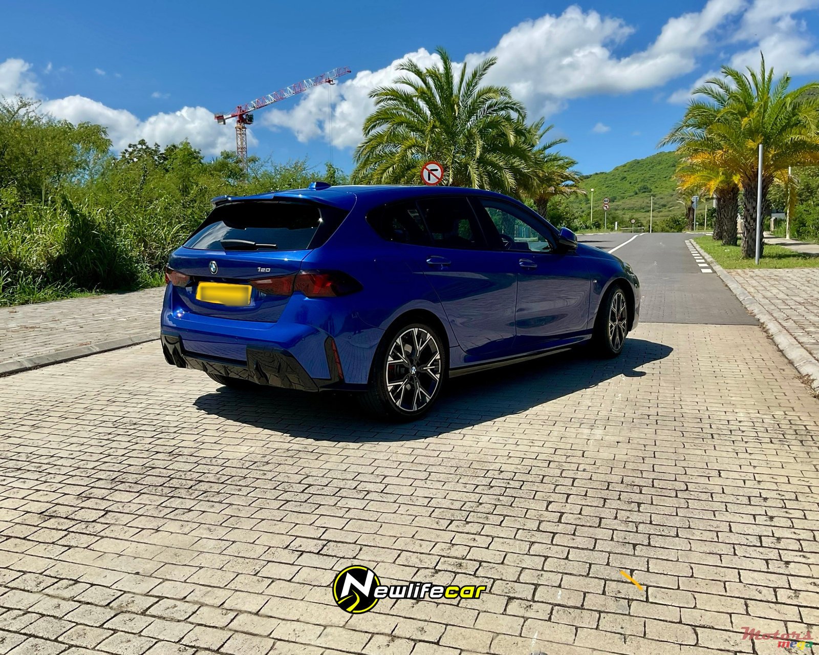 2025' BMW 120 photo #3