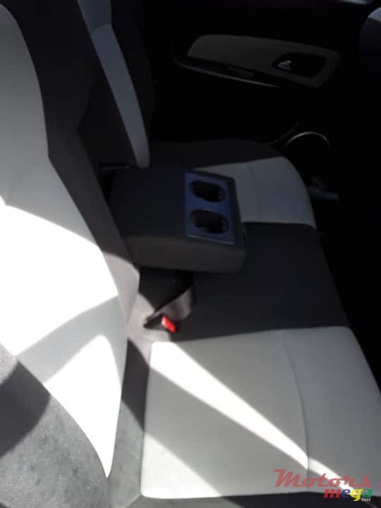 2012' Chevrolet Cruze LT photo #3