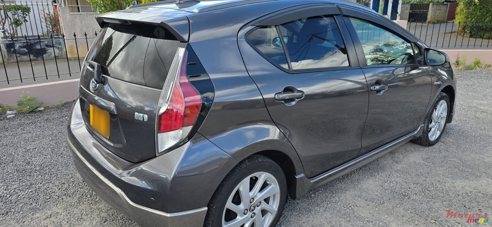 2016' Toyota Aqua photo #4