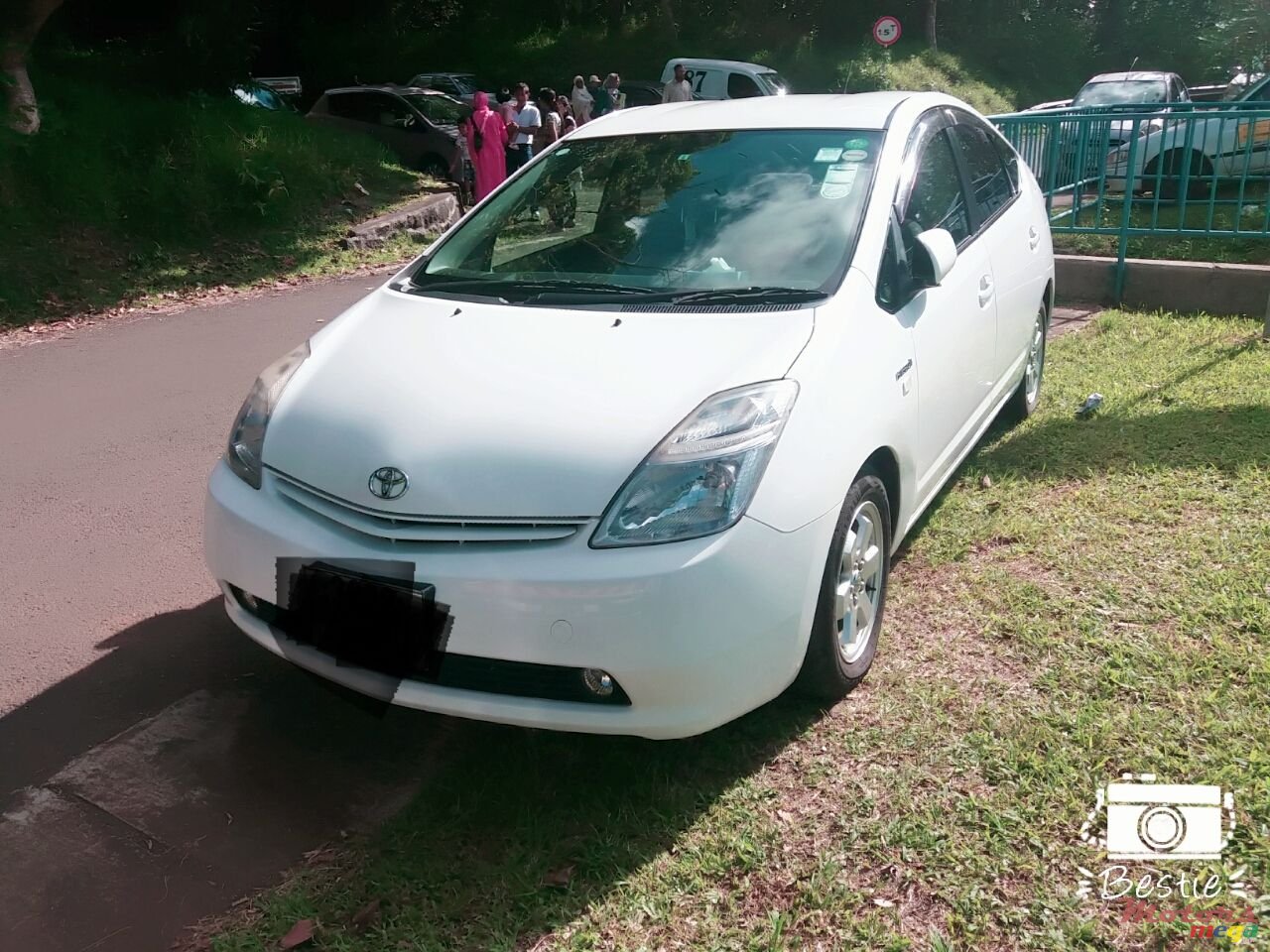 2010' Toyota Prius photo #2