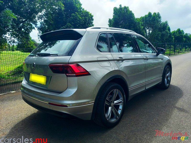 2019' Volkswagen Tiguan R-Line 1.4 photo #4