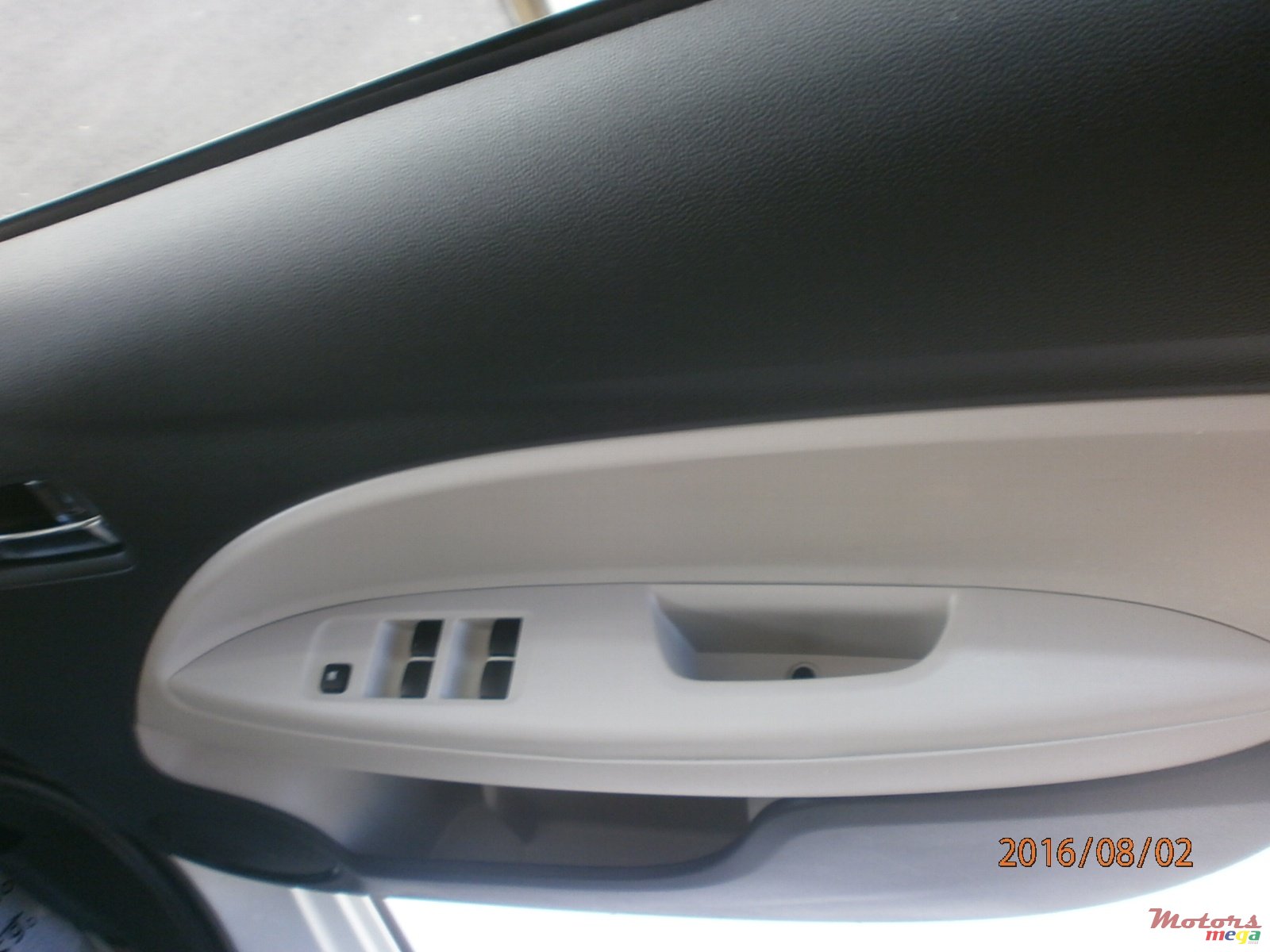 2013' Mitsubishi Mirage photo #7