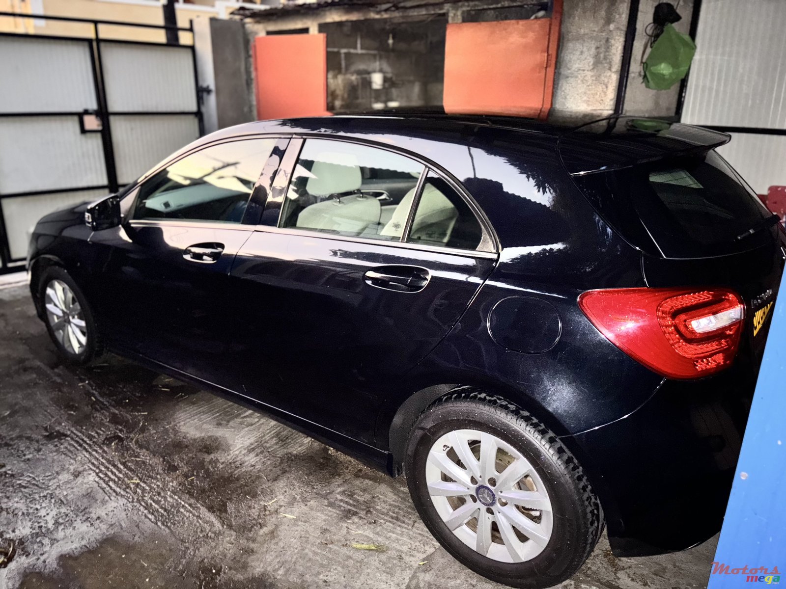 2013' Mercedes-Benz A 200 photo #3