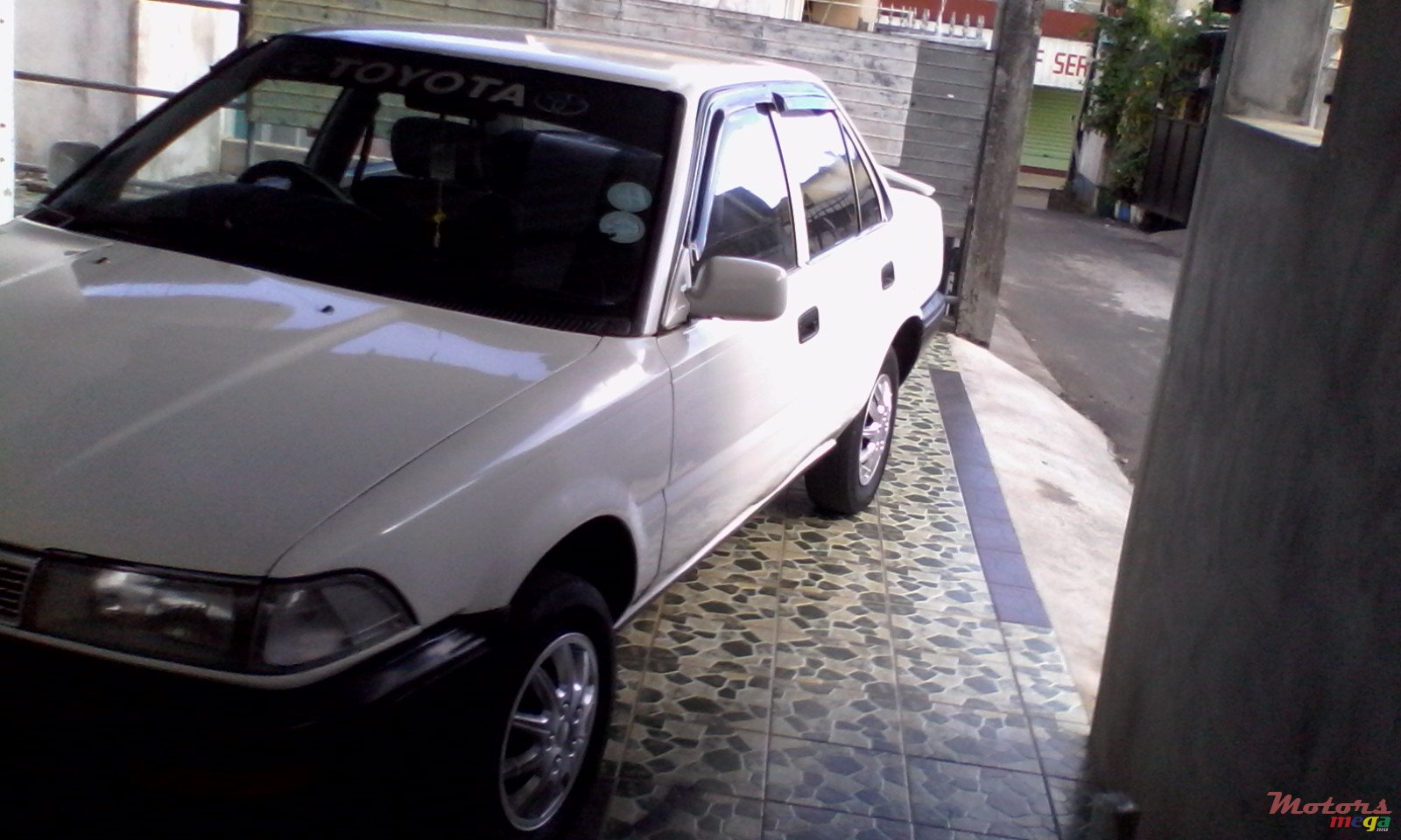 1989' Toyota photo #2