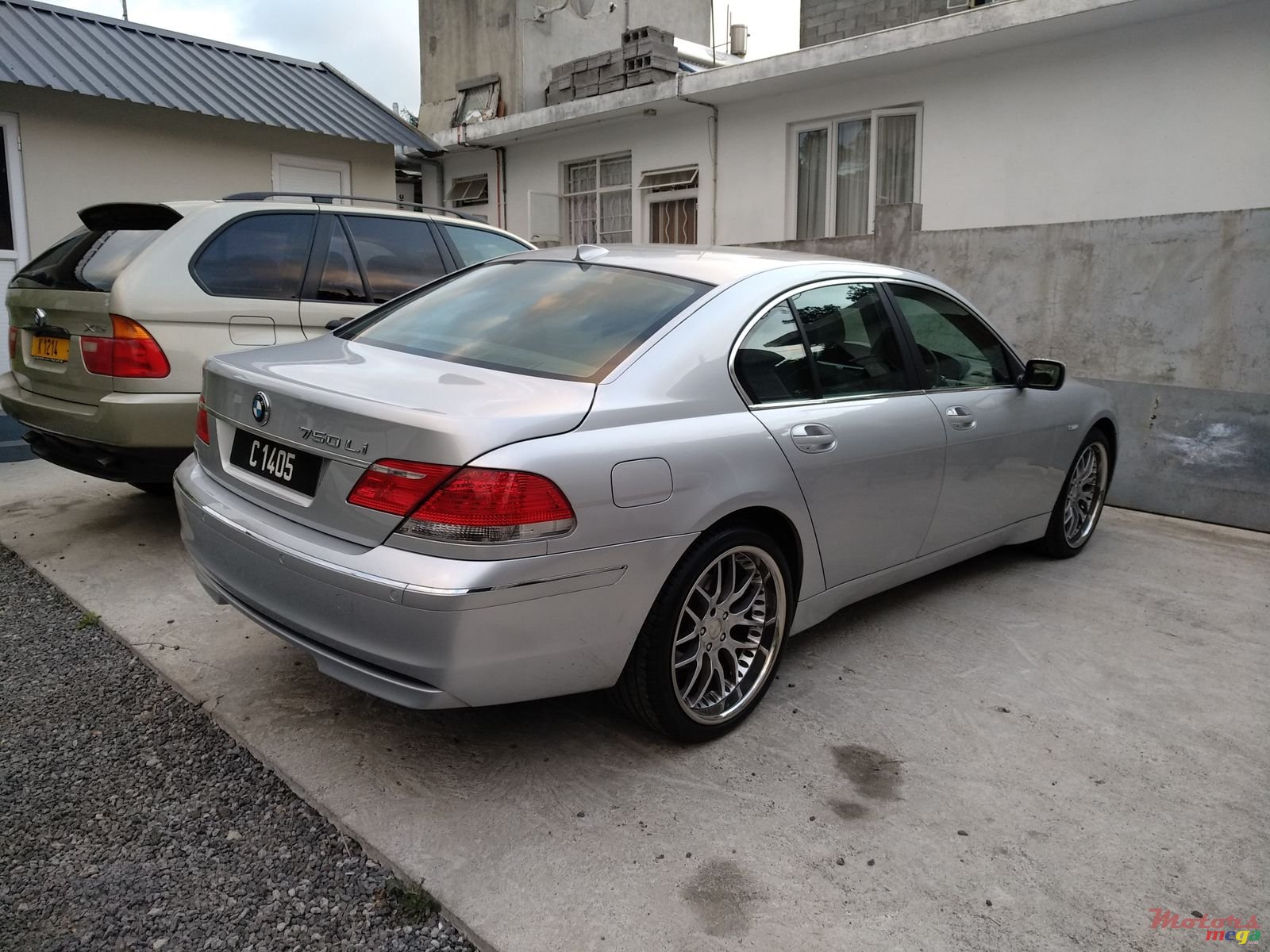 2002' BMW 740 photo #2