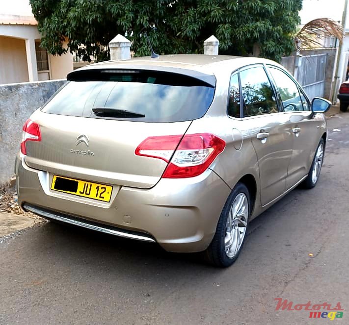 2012' Citroen C4 photo #2