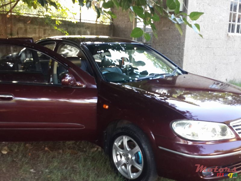 2005' Nissan Sunny photo #1