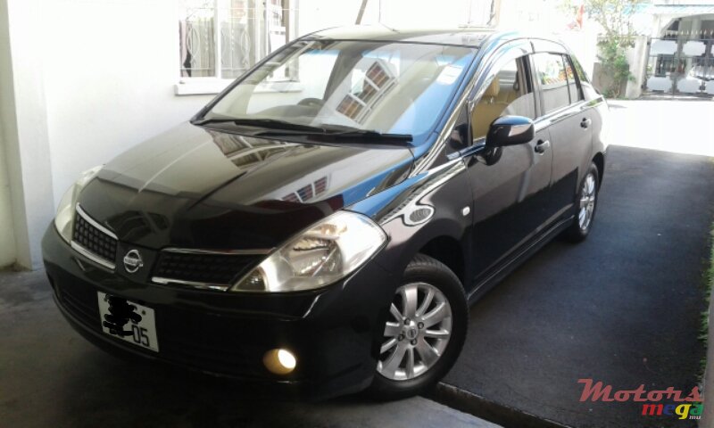 2005' Nissan Tida latio photo #1