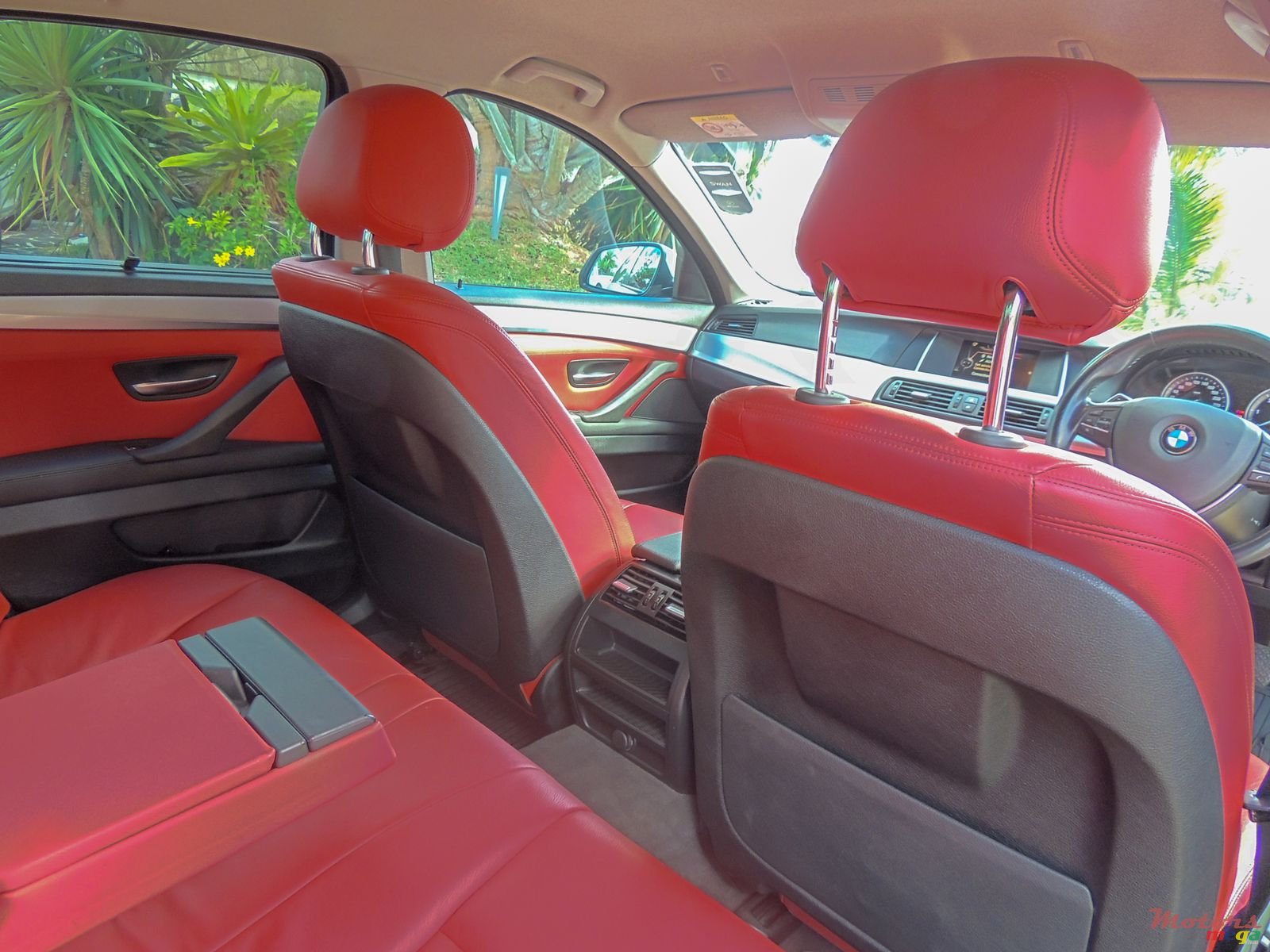 2015' BMW 530 photo #6