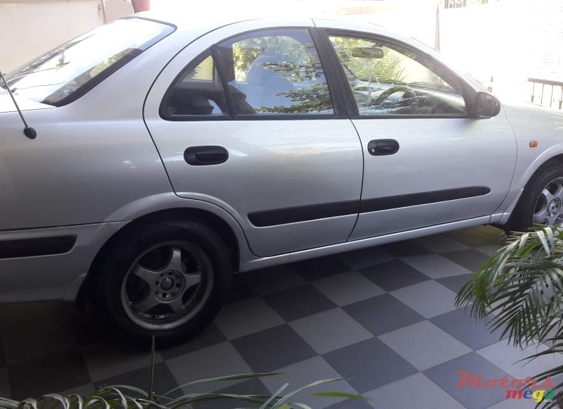 2001' Nissan Sunny photo #3