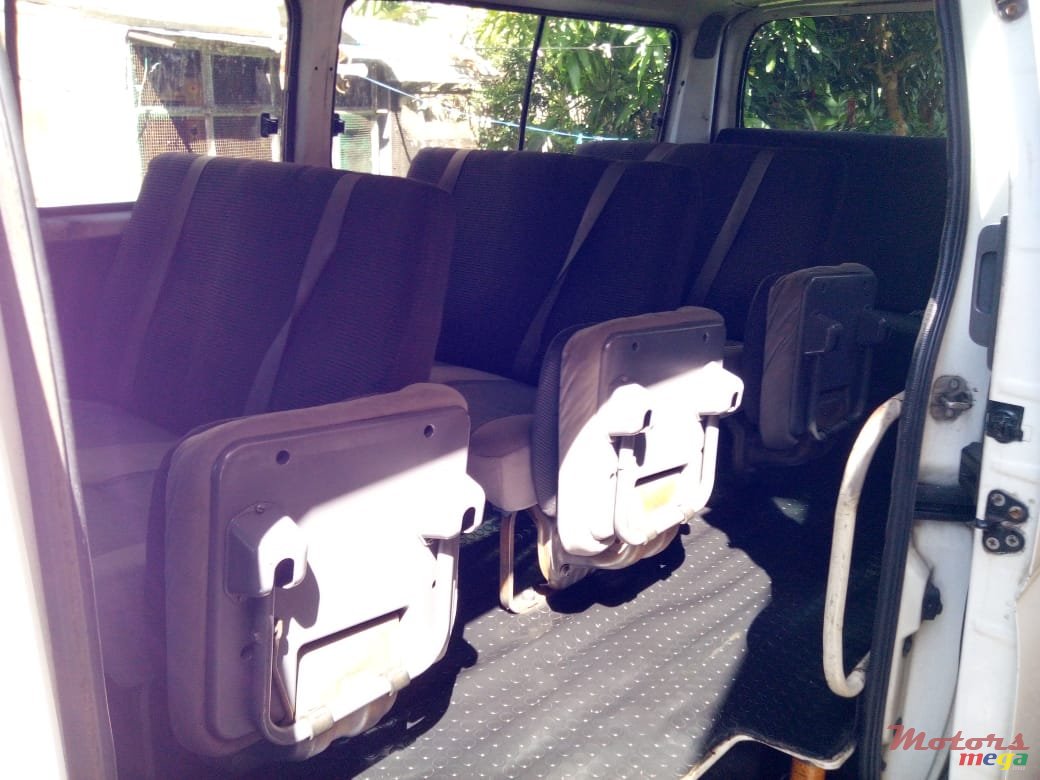 2005' Nissan photo #1