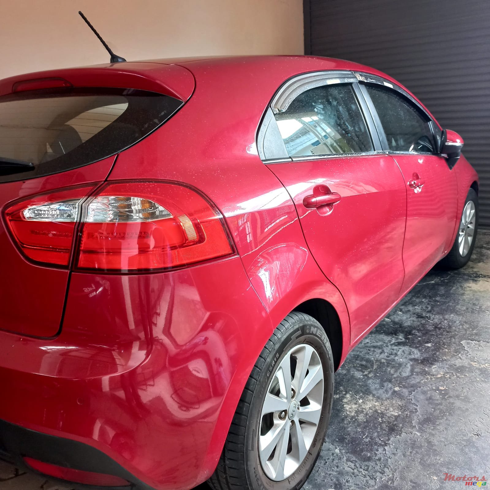 2012' Kia Rio photo #2