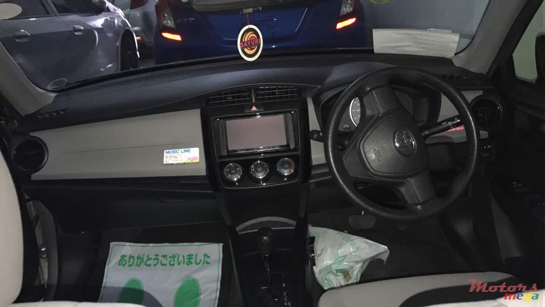 2014' Toyota Corolla AXIO photo #3