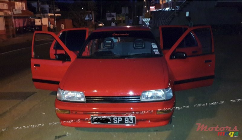 1993' Daihatsu Charade photo #3