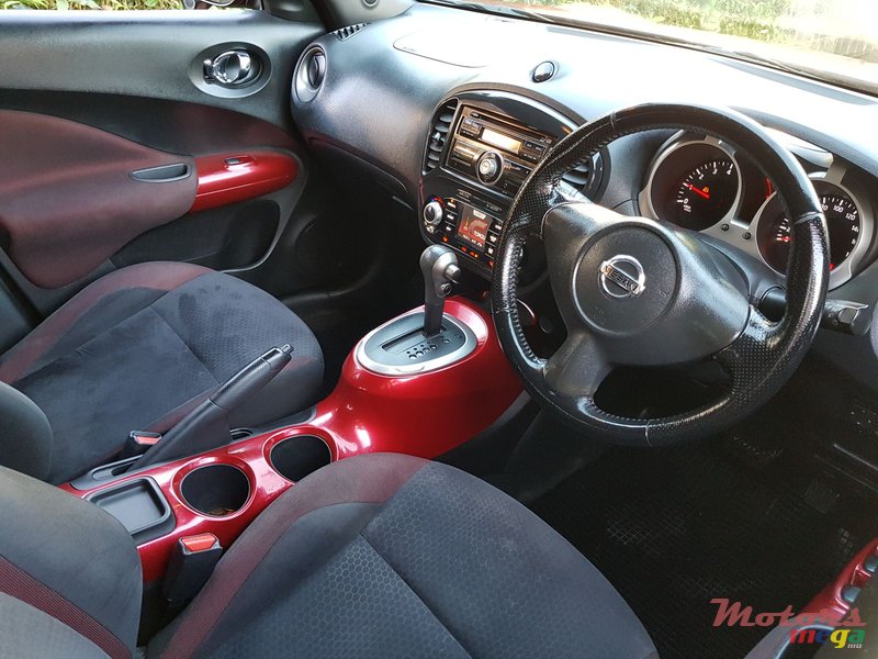 2010' Nissan Juke Rx photo #6