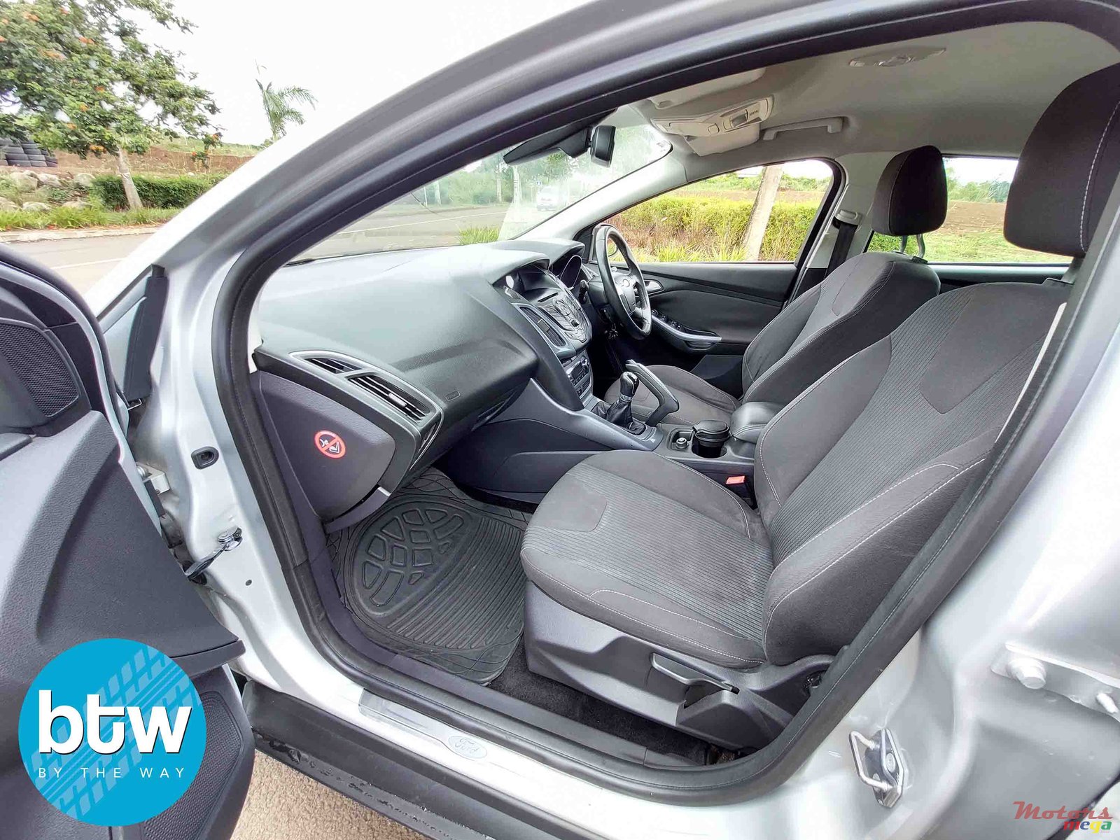 2012' Ford Focus photo #4