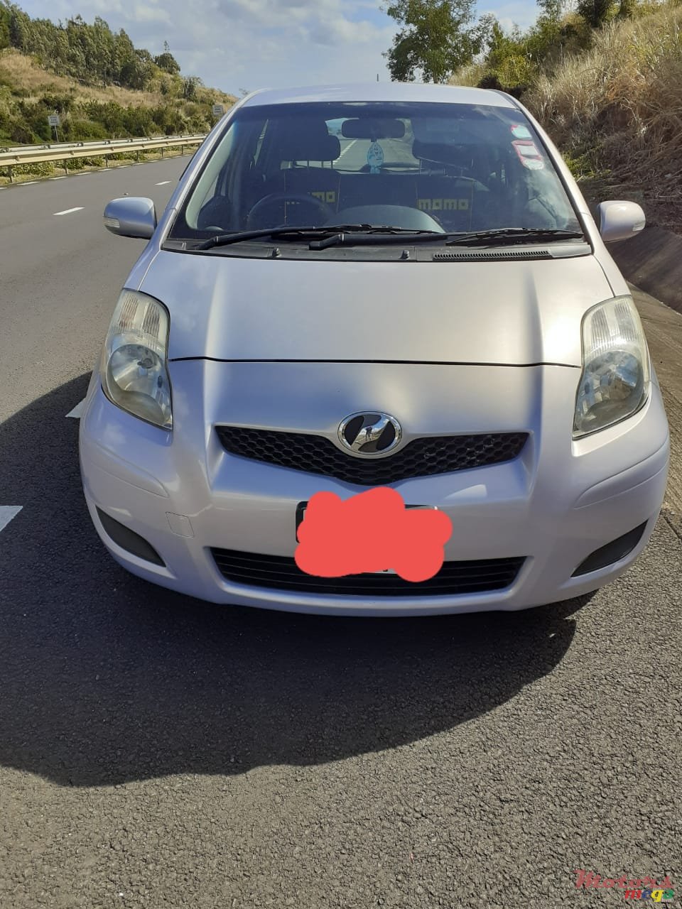 2010' Toyota Vitz photo #2