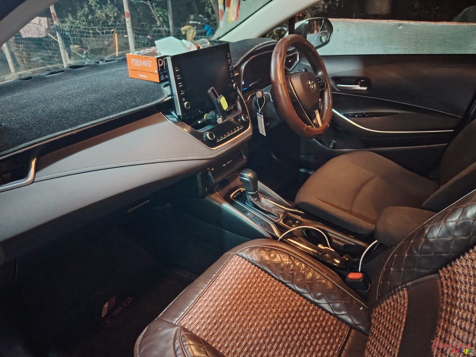2022' Toyota Corolla photo #4