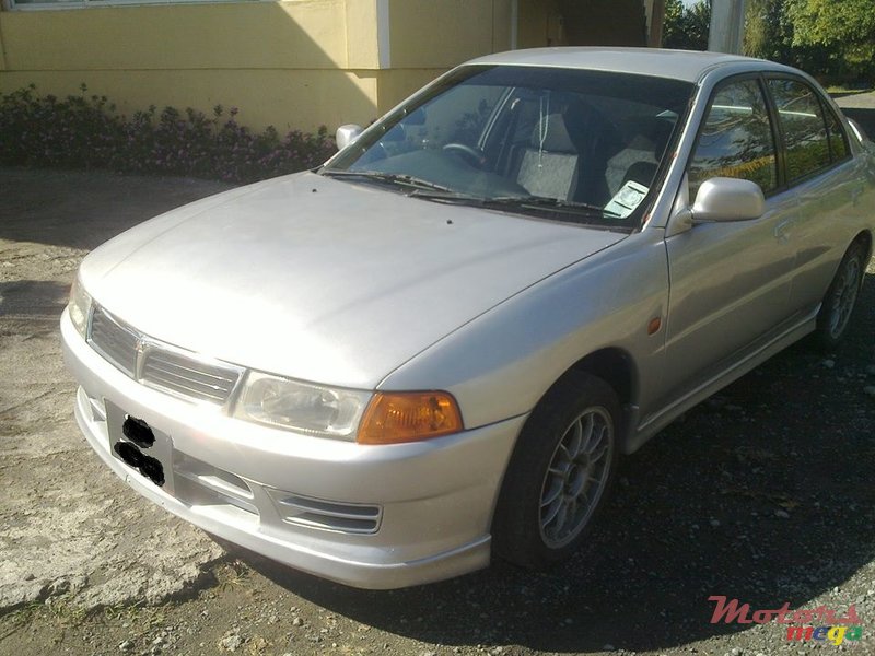 1995' Mitsubishi Lancer X photo #1