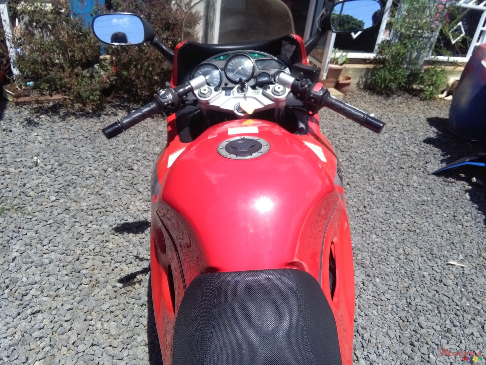 2005' Suzuki photo #2