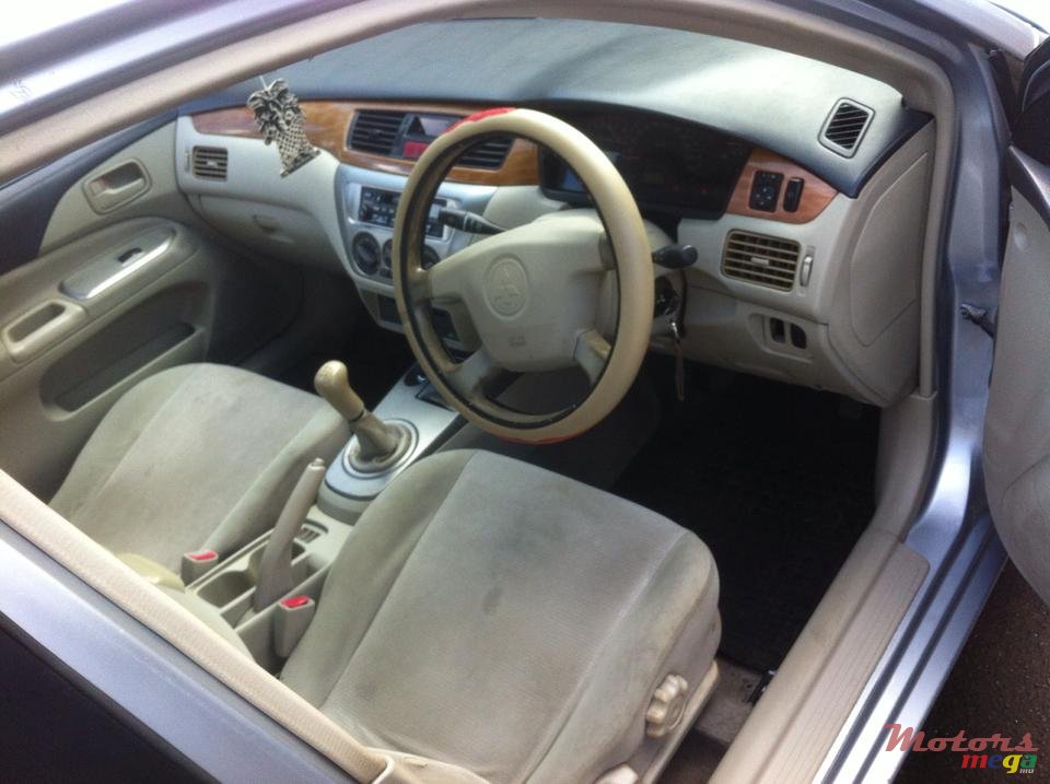 2005' Mitsubishi Lancer glx photo #3